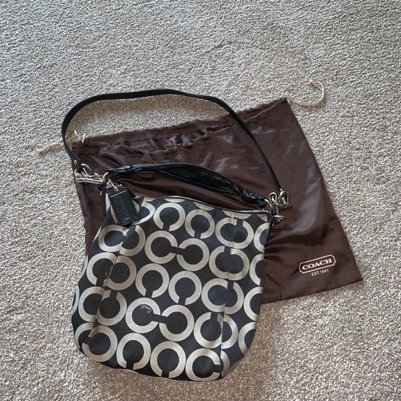 Coach Purse Great Condition - Picture 2 of 6
